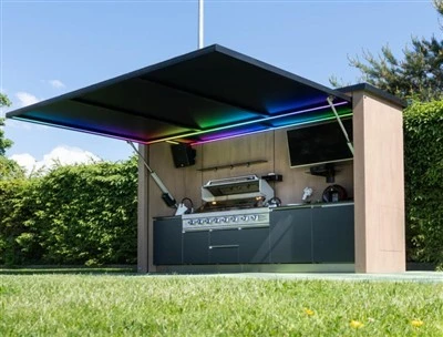 Suite-style Outdoor Kitchen